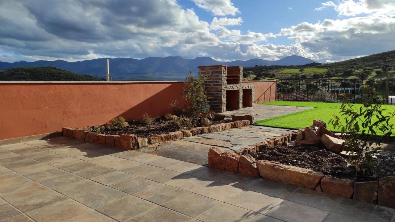 Casa Rural La Colmena Del Geoparque Navatrasierra Екстер'єр фото