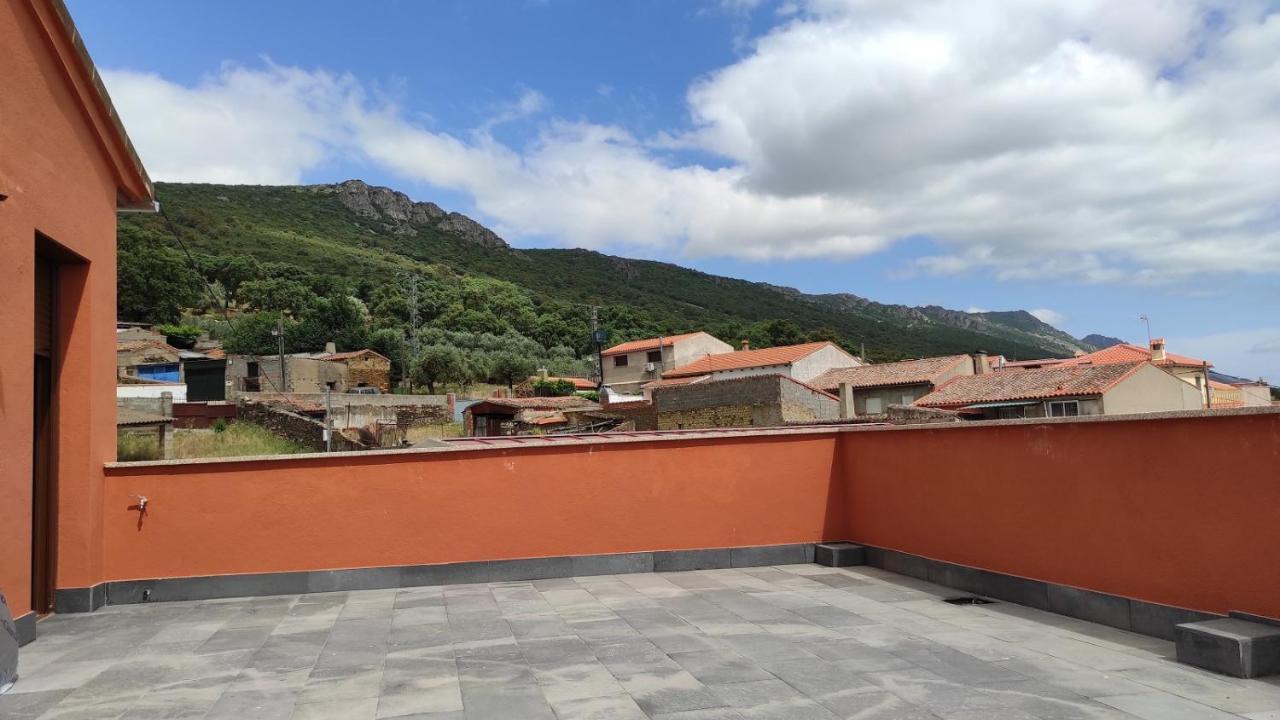 Casa Rural La Colmena Del Geoparque Navatrasierra Екстер'єр фото