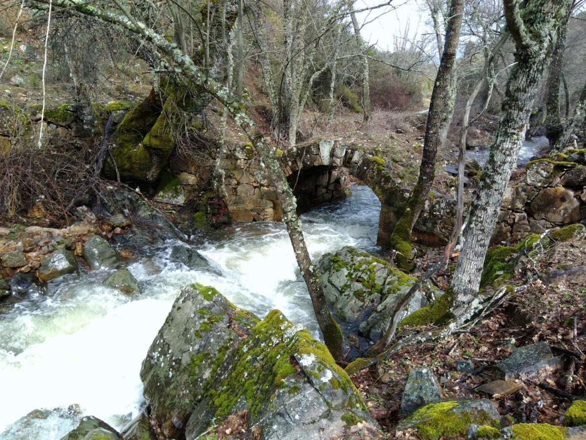 Casa Rural La Colmena Del Geoparque Navatrasierra Екстер'єр фото